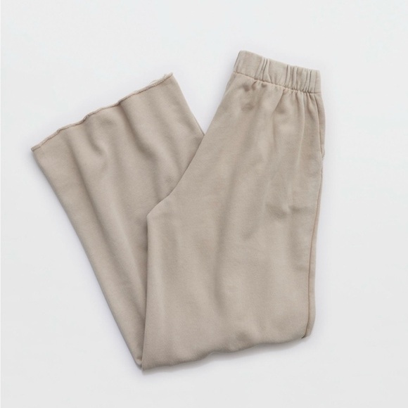 Aerie Street Trouser in Stone Harbor - Picture 5 of 14